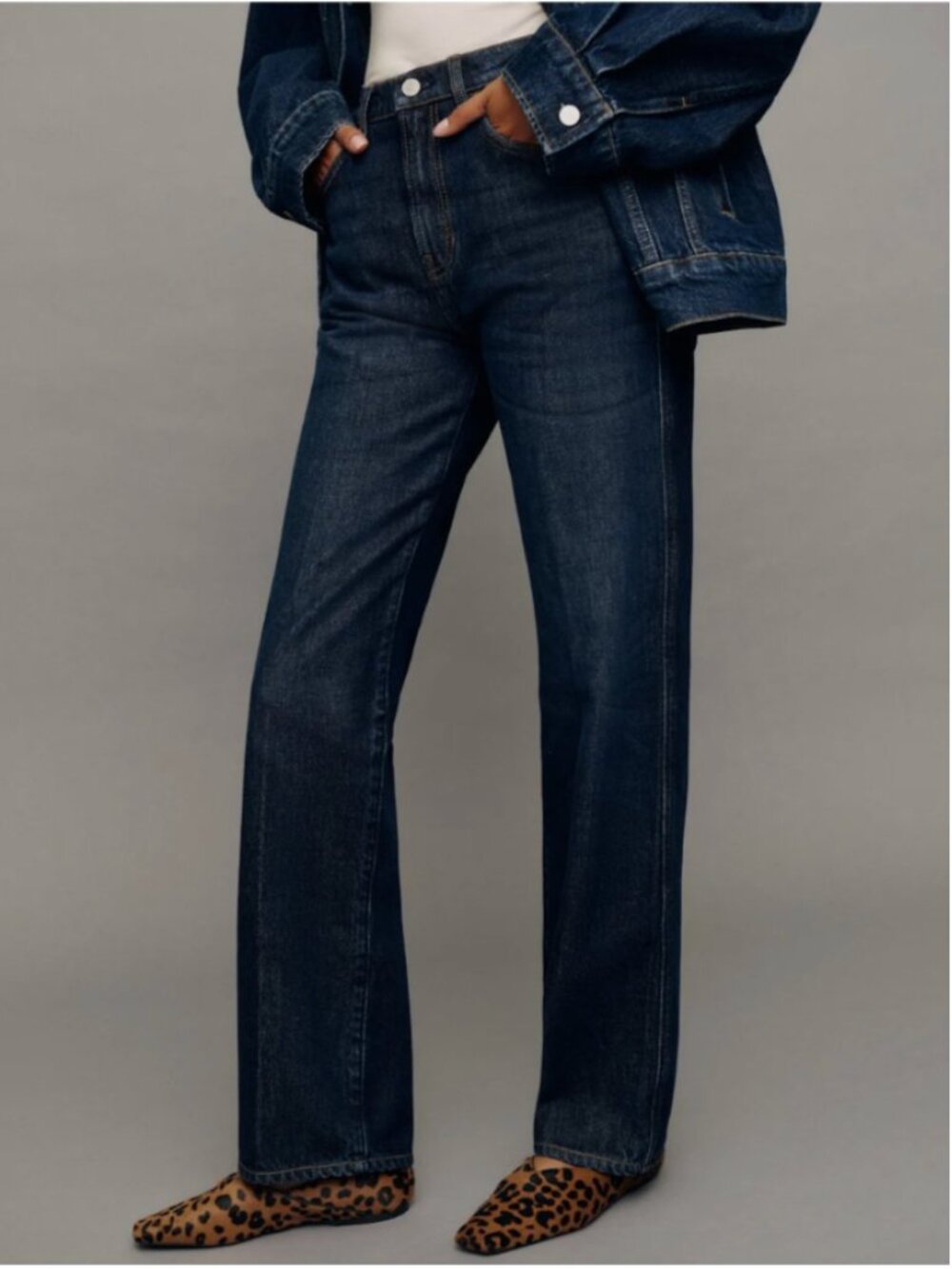 Reformation Val 90s Mid Rise Straight Jeans - Size 26 - SOLD OUT ONLINE